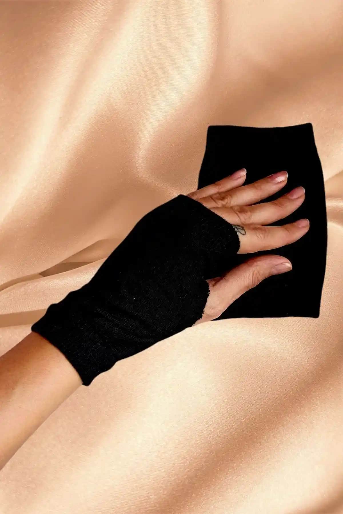 ZEYZEY MONKEY Düz Siyah Parmaksız Eldiven: Şıklık ve Konfor Bir Arada