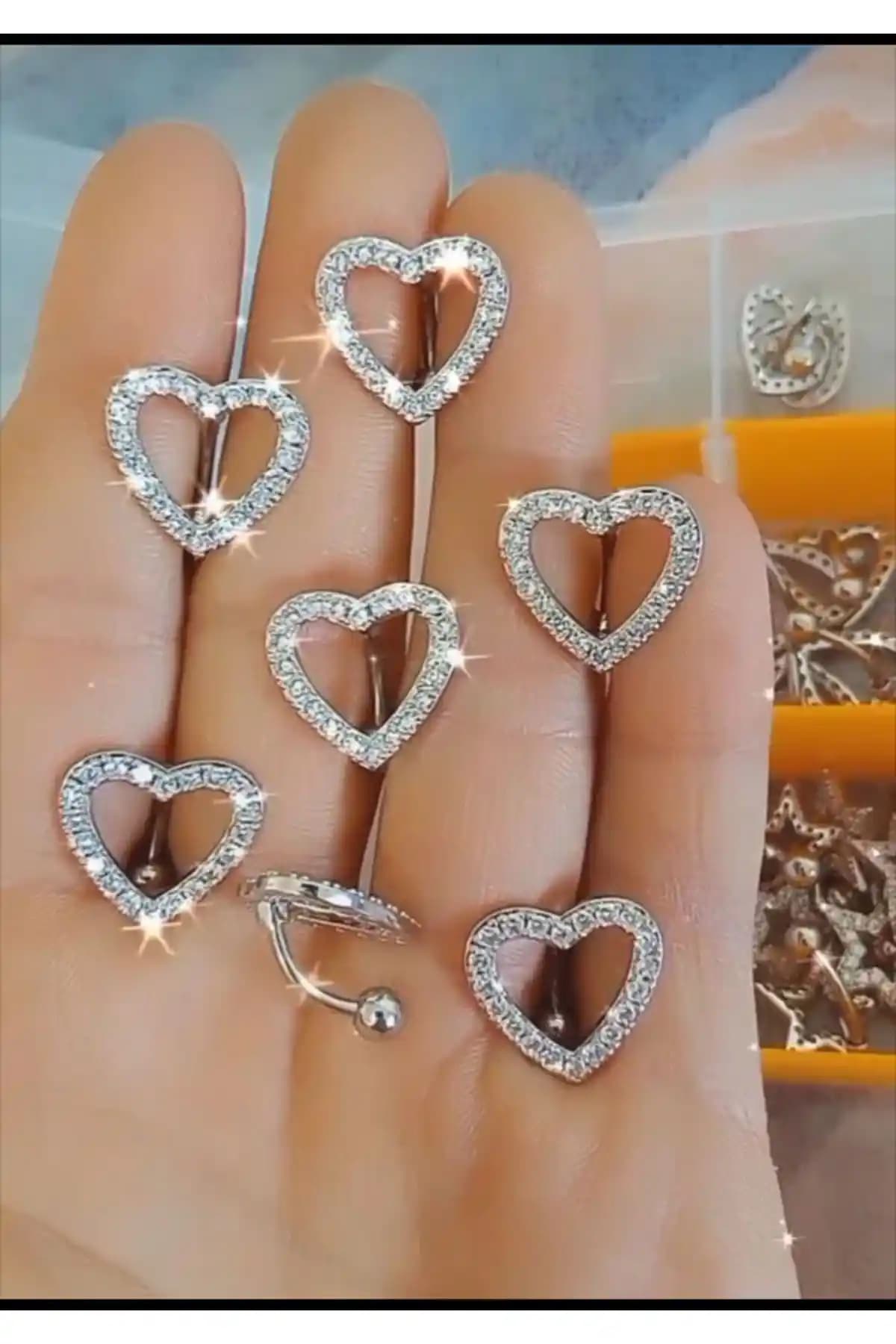 Zirkon Taşlı Cerrahi Çelik Göbek Piercingi: Şık ve Dayanıklı Tasarım Özellikleri