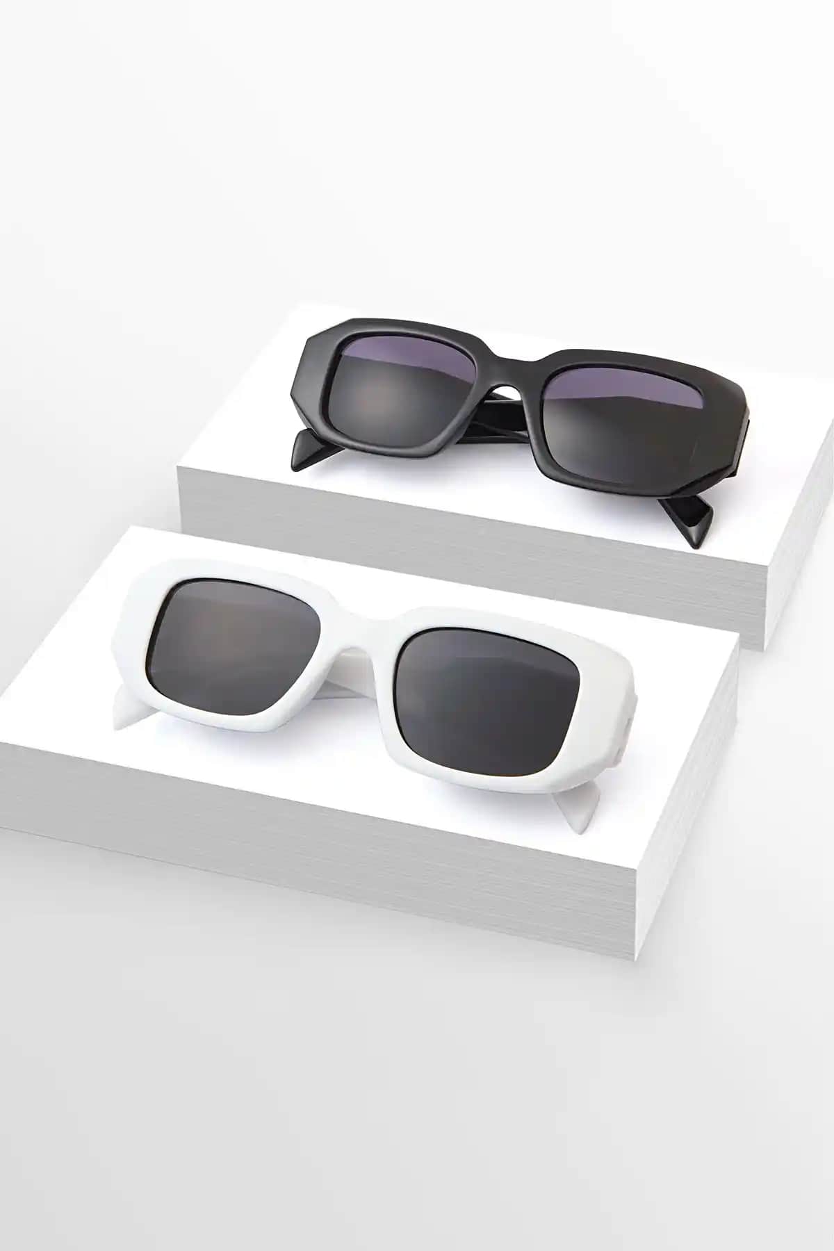 Zzla 2'li Siyah Beyaz Güneş Gözlüğü Seti Moda ve Koruma Unsurlarını Bir Arada Sunar