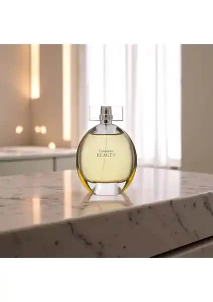 Calvin Klein Beauty Kadın Parfümü 100 ml: Zarafet ve Kendine Güvenin Sofistike Simgesi