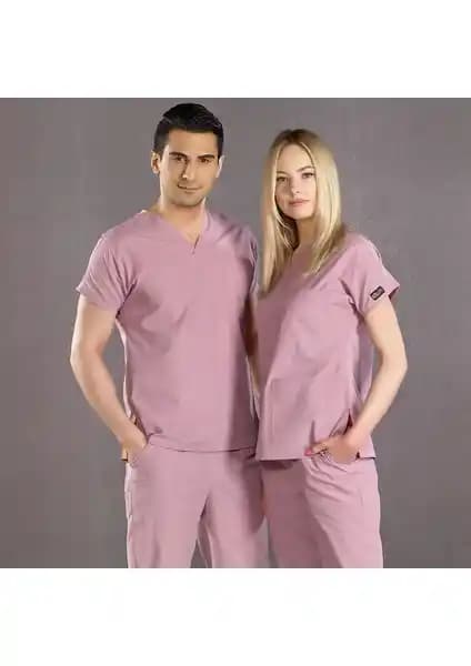 Sağlık Çalışanları İçin Estetik ve Fonksiyonel Çizgi Medikal Gül Kurusu Forması