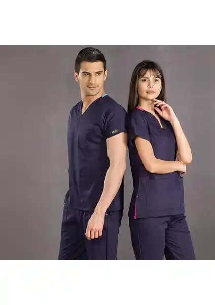 Sağlık Çalışanları İçin Fonksiyonel ve Konforlu Lacivert Medikal Formalar