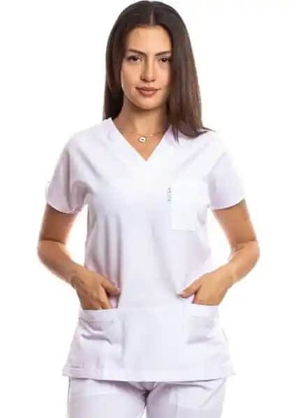 Sağlık Çalışanları İçin Simirna Cerrahi Üniforma ve Hemşire Forması Üretimi ve Özellikleri