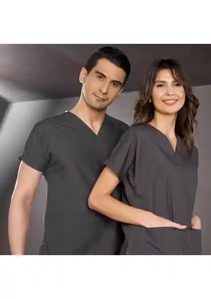 Sağlık Personeli İçin Konforlu ve Şık Füme Doktor Hemşire Forması Scrubs Takımı