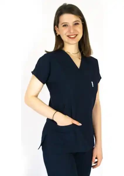 Sağlık Profesyonelleri İçin Ergonomik ve Şık Lacivert Cerrahi Üniforma Ürün İncelemesi