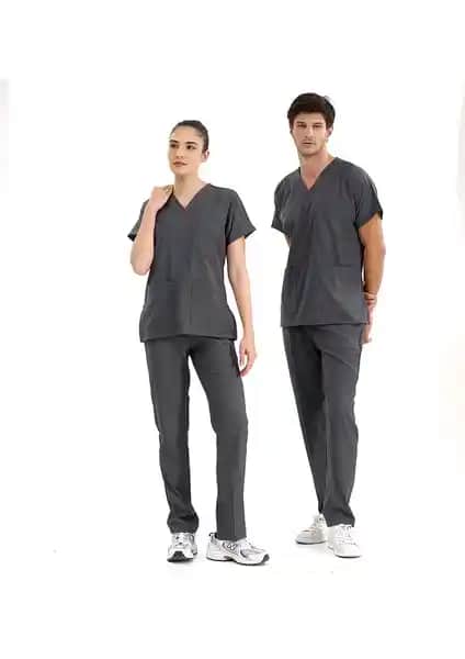 Sağlık Profesyonelleri İçin Kaliteli ve Konforlu Füme Likralı Üniforma Takımları