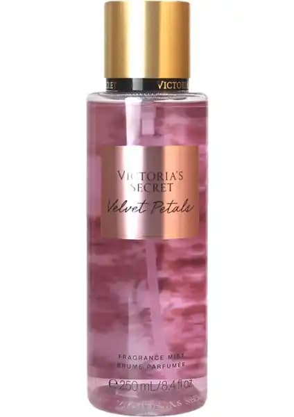 Victoria's Secret Velvet Petals Vücut Spreyi: Tatlı ve Ferah Koku Deneyimi İçin Uygun Seçenek